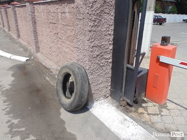 У Луцьку на ДАІ написали «Слава Украине» і «Банду геть». ФОТО. ВІДЕО