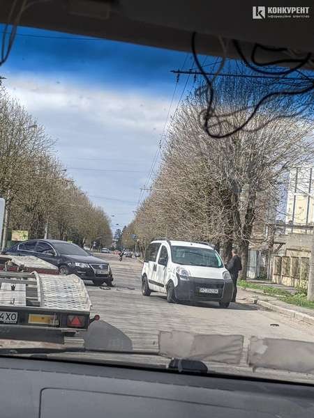 Біля школи в Луцьку не розминулися «Фіат» і «Фольксваген»