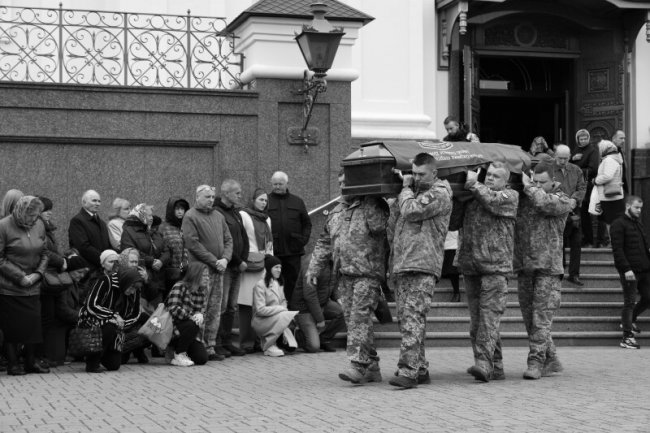 Луцьк попрощався із загиблим захисником Андрієм Головачовим