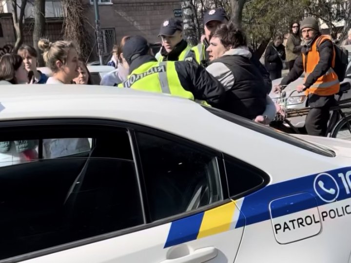 Втікав від поліції: у центрі Луцька за порушення ПДР затримали чоловіка, який ухилявся від призову