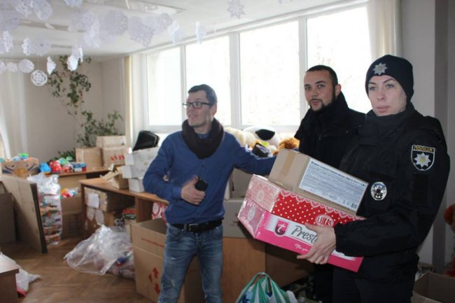 У Святого Миколая на Волині з’явилися помічники у формі. ФОТО