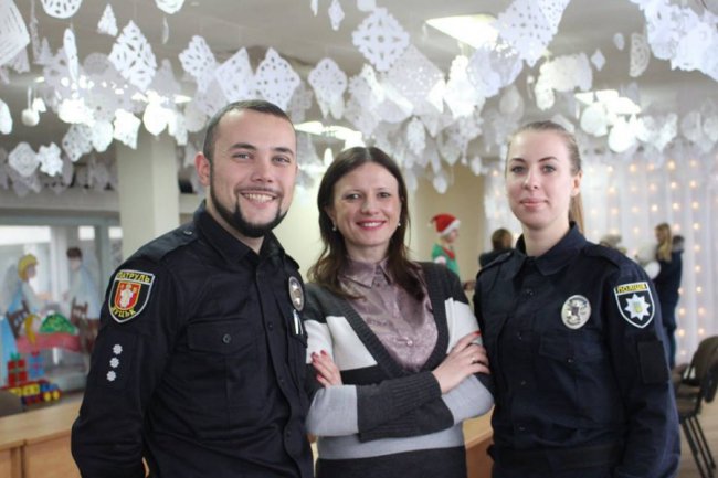 У Святого Миколая на Волині з’явилися помічники у формі. ФОТО