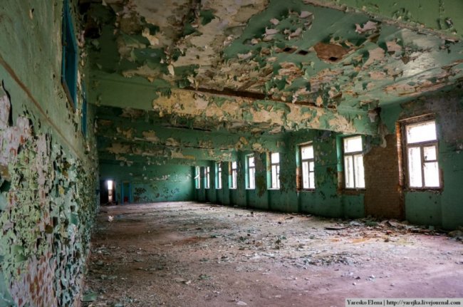 Показали, який вигляд має закинута адмінбудівля колишньої шахти № 5 «Нововолинська». ФОТО. ВІДЕО