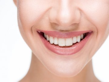 Зубна імплантація: відповіді на головні питання*