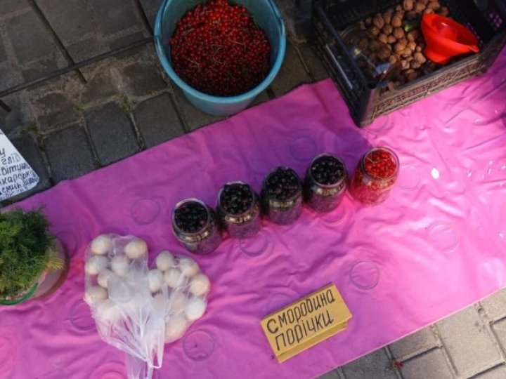 Сезон ягід: скільки коштують чорниці, порічки та смородина на Волині