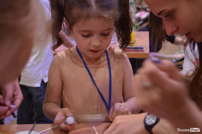 Діти наших Героїв: у «ПортСity» розважали дітей волинських атовців