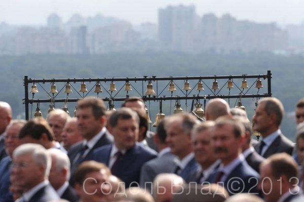 З якими обличчями керівники країни святкували День Незалежності. ФОТО