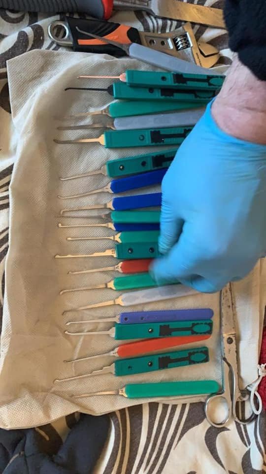 На Волині затримали квартирного злодія-рецидивіста з «професійним» набором відмичок