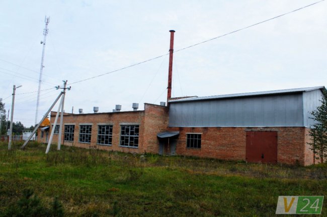 Тече дах та росте трава: на Волині псується приміщення котельні-довгобуду