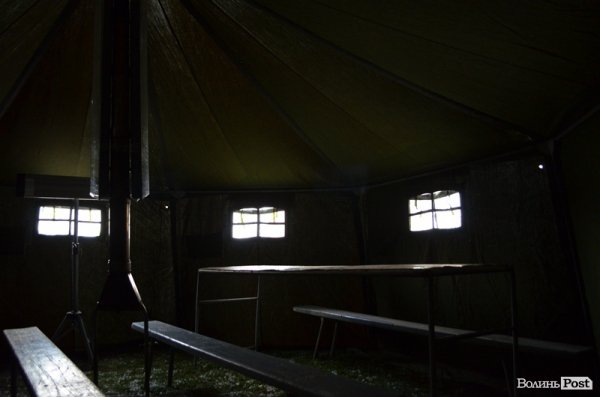 На луцькому Євромайдані гріють і годують. ФОТО