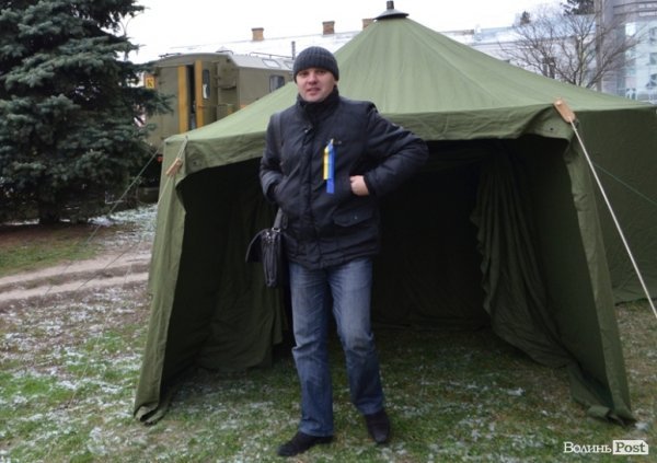 На луцькому Євромайдані гріють і годують. ФОТО