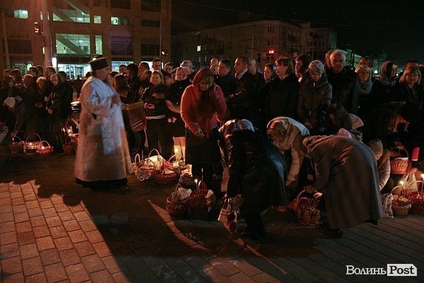 Пасхальна ніч у центрі Луцька. ФОТО