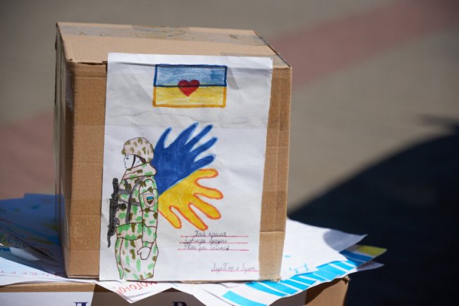 Волинським воїнам передали позашляховик. ФОТО