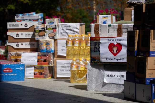 Волинським воїнам передали позашляховик. ФОТО