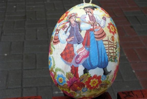 Патріотичні писанки українців. ФОТО
