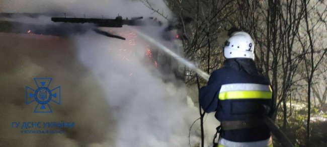 Волинські рятувальники ліквідували за минулу добу три пожежі 