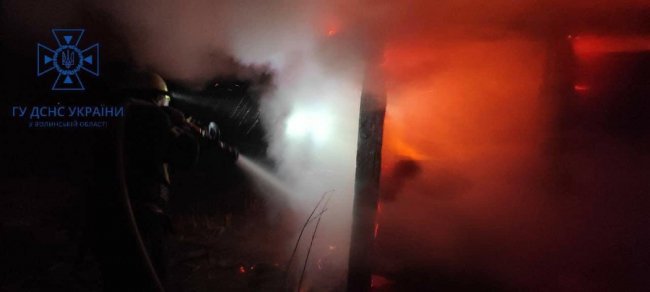 Волинські рятувальники ліквідували за минулу добу три пожежі 