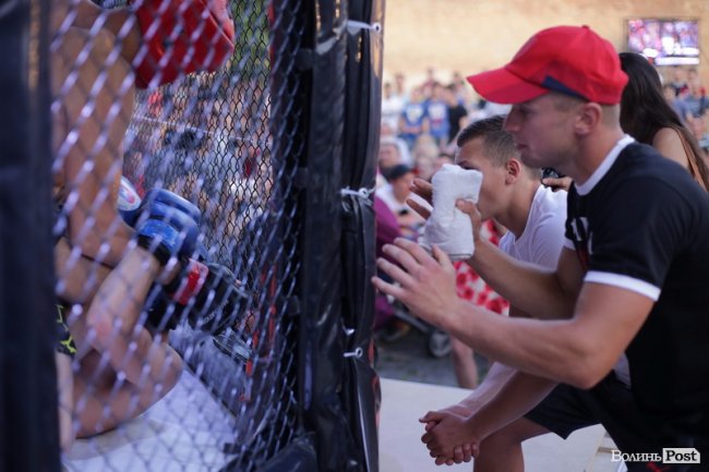 Турнір зі змішаних єдиноборств у Луцькому замку: як це було