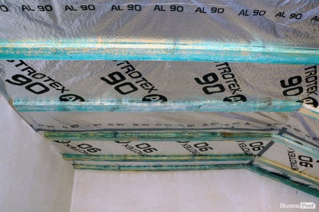 Всередині першого будинку ЖК «Юпітер»: утеплення даху