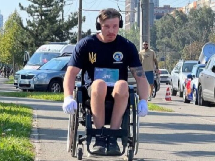 Ветеран з Волині подолав 42 кілометри на кріслі колісному заради поранених побратимів