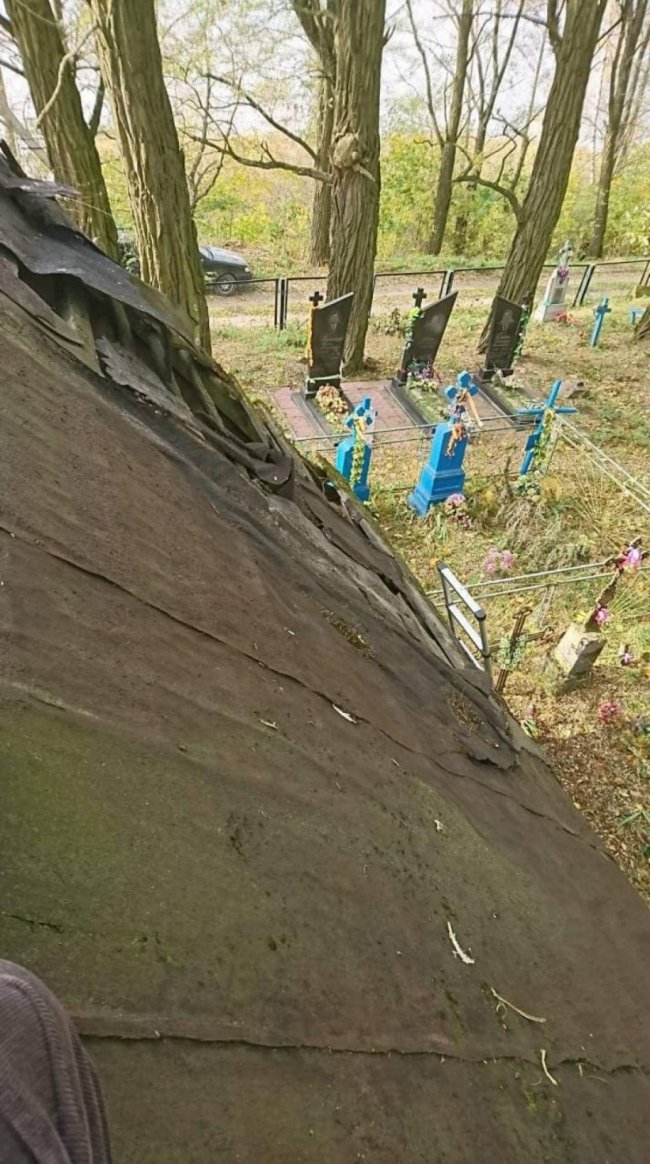 На Волині волонтери ремонтують унікальну 200-річну капличку. ФОТО