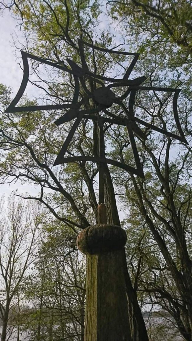 На Волині волонтери ремонтують унікальну 200-річну капличку. ФОТО