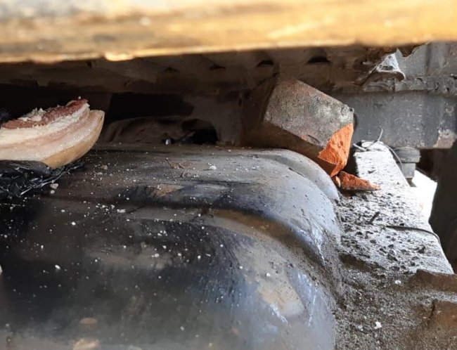 Іноземець, покидаючи Україну через Волинь, «заправив» автівку салом. ФОТО