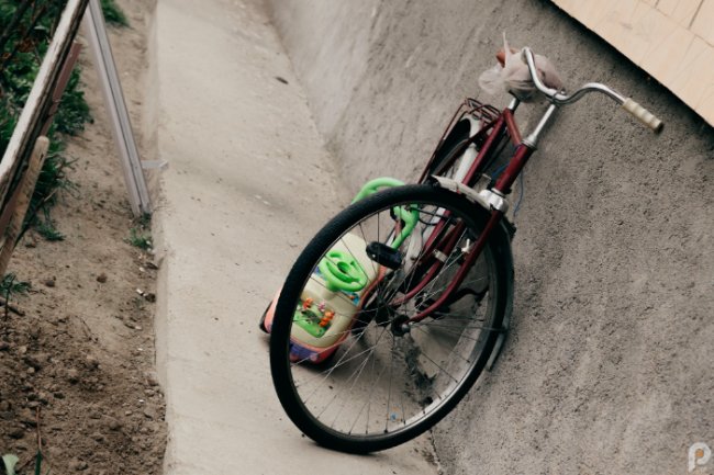 Нова бруківка, відеоспостереження та дитячий майданчик: як змінився двір на Ковельській у Луцьку. ФОТО