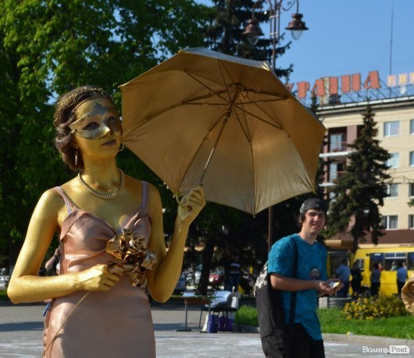 Як у Луцьку збирали гроші на благодійність. ФОТО