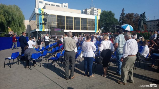У центрі Луцька показують святковий парад до Дня Незалежності. ФОТО
