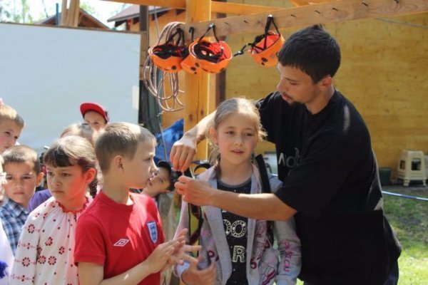 У Луцьку відбулася благодійна акція на підтримку соціально незахищених дітей. ФОТО