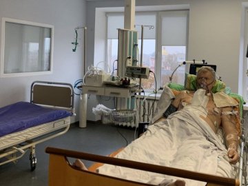 Пацієнт, якому пересадили серце під час ракетних обстрілів на Волині, почувається добре