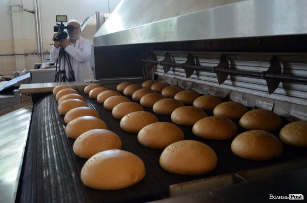 Як у Луцьку печуть хліб. ФОТО