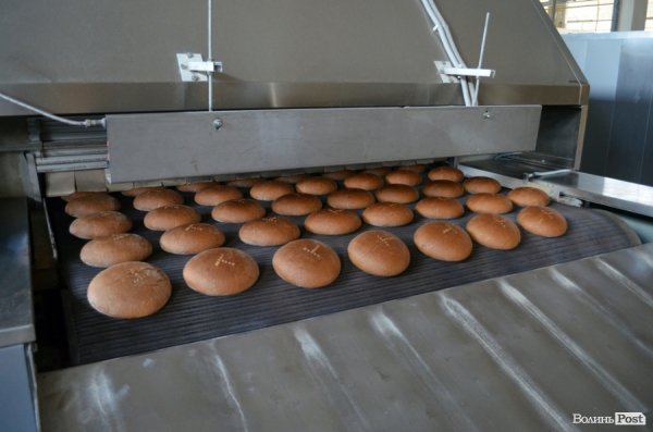 Як у Луцьку печуть хліб. ФОТО