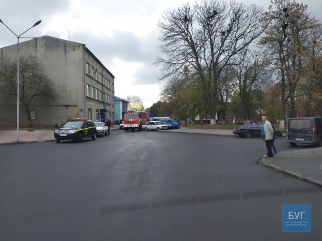 У місті на Волині пожежна машина не могла проїхати через припарковані авто. ФОТО