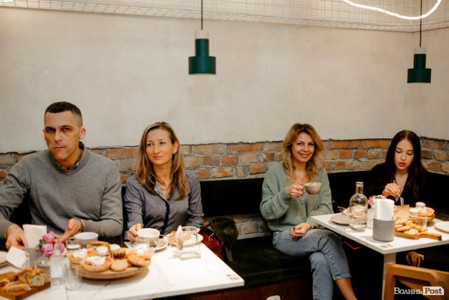 «Інвестор» вміє дивувати»: будівельна компанія розіграла мандрівку до Амстердаму. ФОТО*