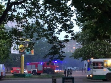 У Луцьку зайнялась закинута будівля, де хазяйнують безхатьки. ФОТО