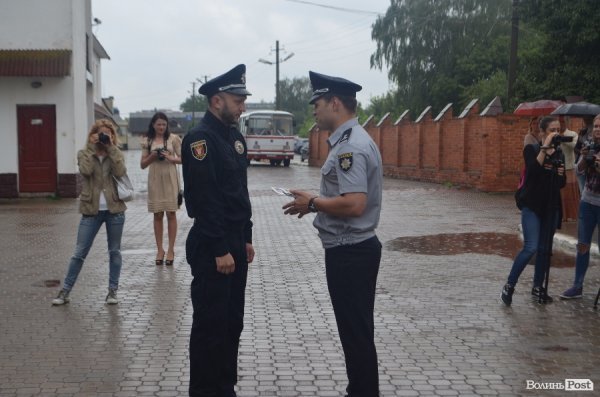 У Луцьку поліцейські отримали нові погони і звання. ФОТО