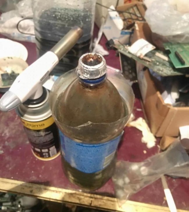 На Волині чоловік у помешканні організував підпільну нарколабораторію. ФОТО