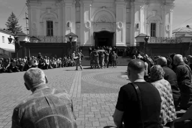 Лучани віддали останню шану Герою Василеві Матюку