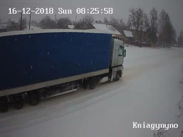 Через складні погодні умови волинян просять бути обережними на дорогах