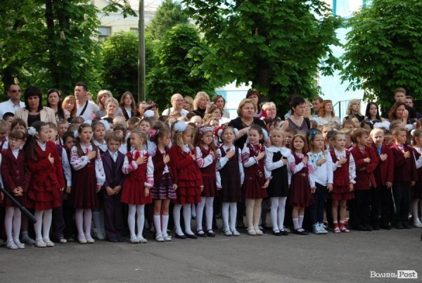 У Луцьку – останній дзвінок для 11-х класів