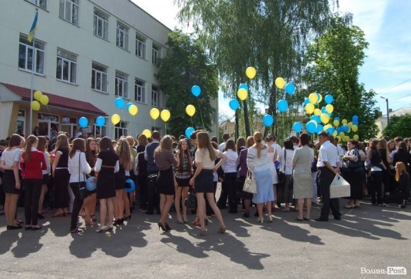 У Луцьку – останній дзвінок для 11-х класів