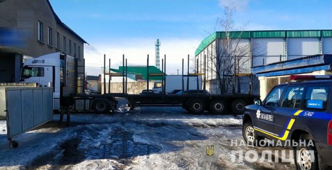 На Волині на підприємстві вантажівка задавила чоловіка