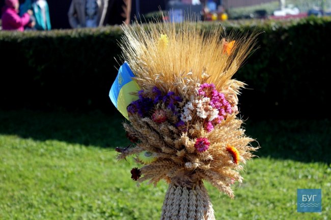 До Володимира привезли короваї з усієї області. ФОТО