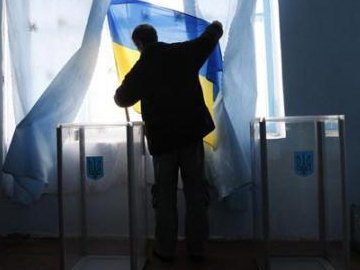 Вибори у Луцьку: до опівдня проголосувало менше 10 % виборців