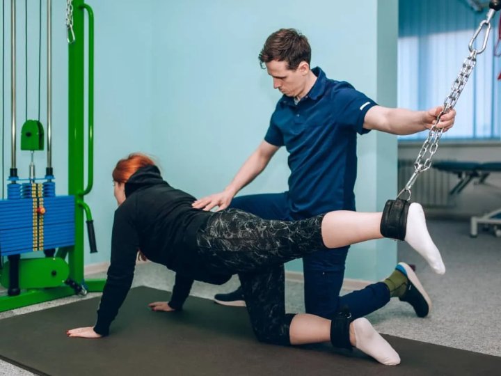 Кінезіотерапія лікує міжхребцеву грижу