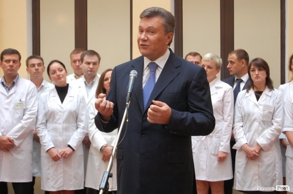 Янукович відвідав Волинську обласну клінічну лікарню. ФОТО