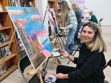 Дружини полеглих Героїв з Луцька писатимуть картини про власні історії кохання