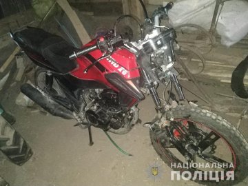 На Волині мотоцикл в'їхав у дерево: один з пасажирів – у реанімації